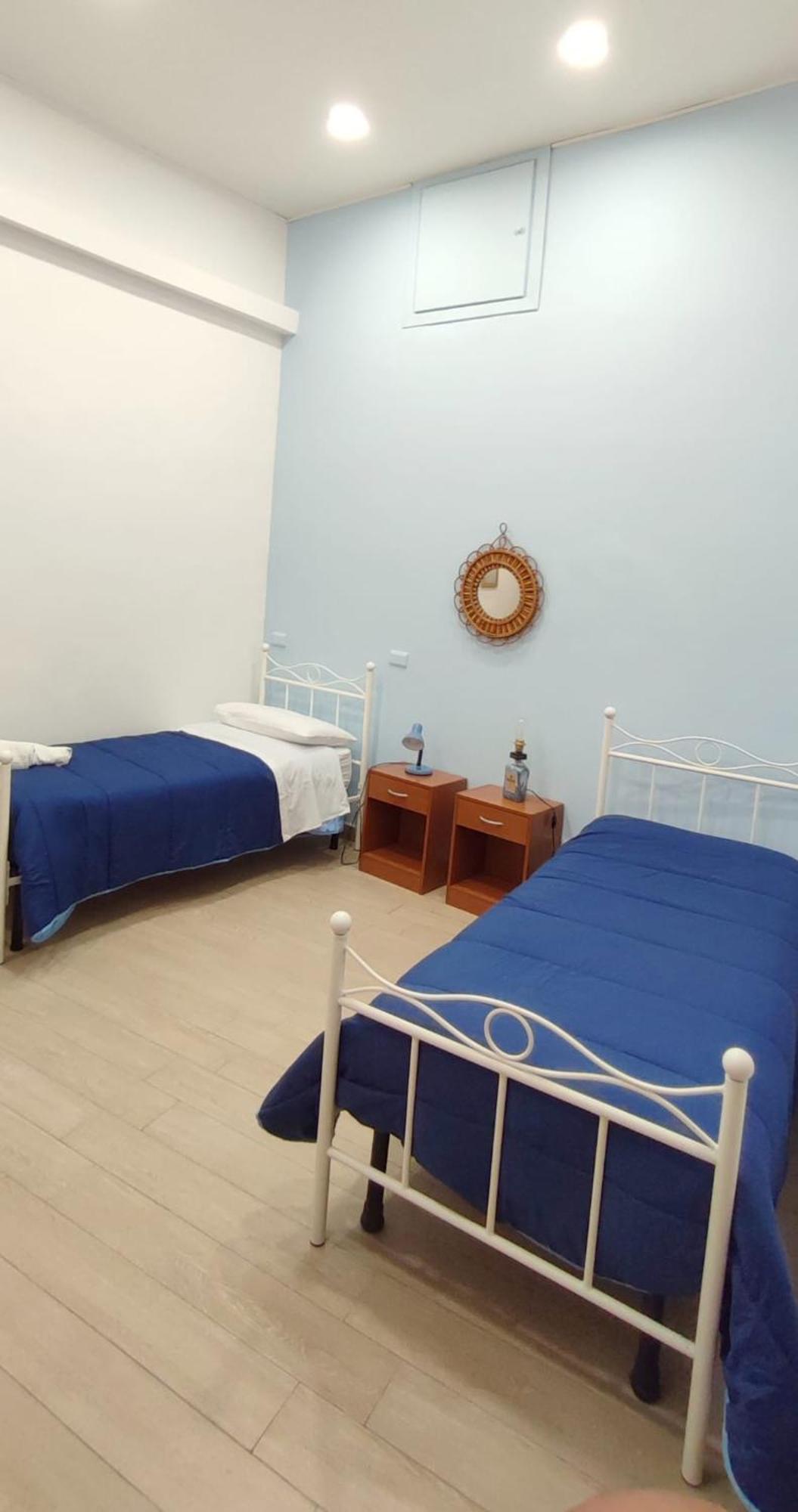 Casa Vacanze Napoli Centro Carmen & Sara Екстериор снимка