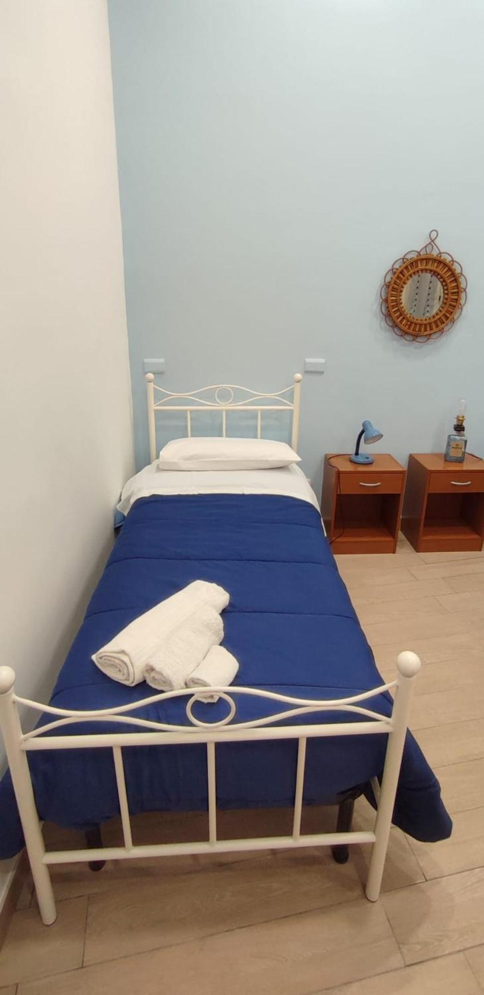 Casa Vacanze Napoli Centro Carmen & Sara Екстериор снимка